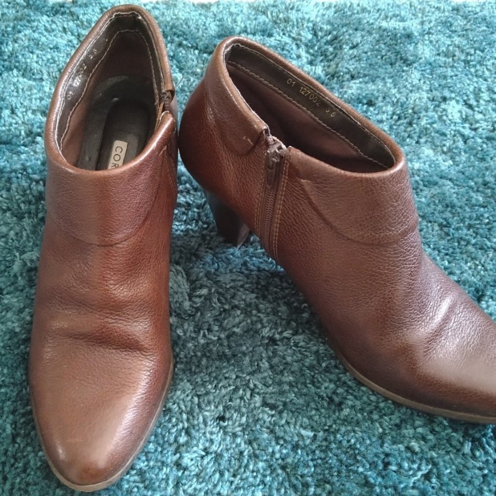 Corello Leather Ankle Boots